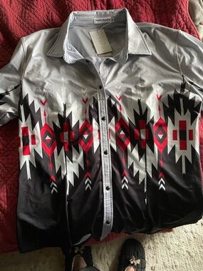 Silver & Black Geometric Button-Up Women's Top - Unbranded